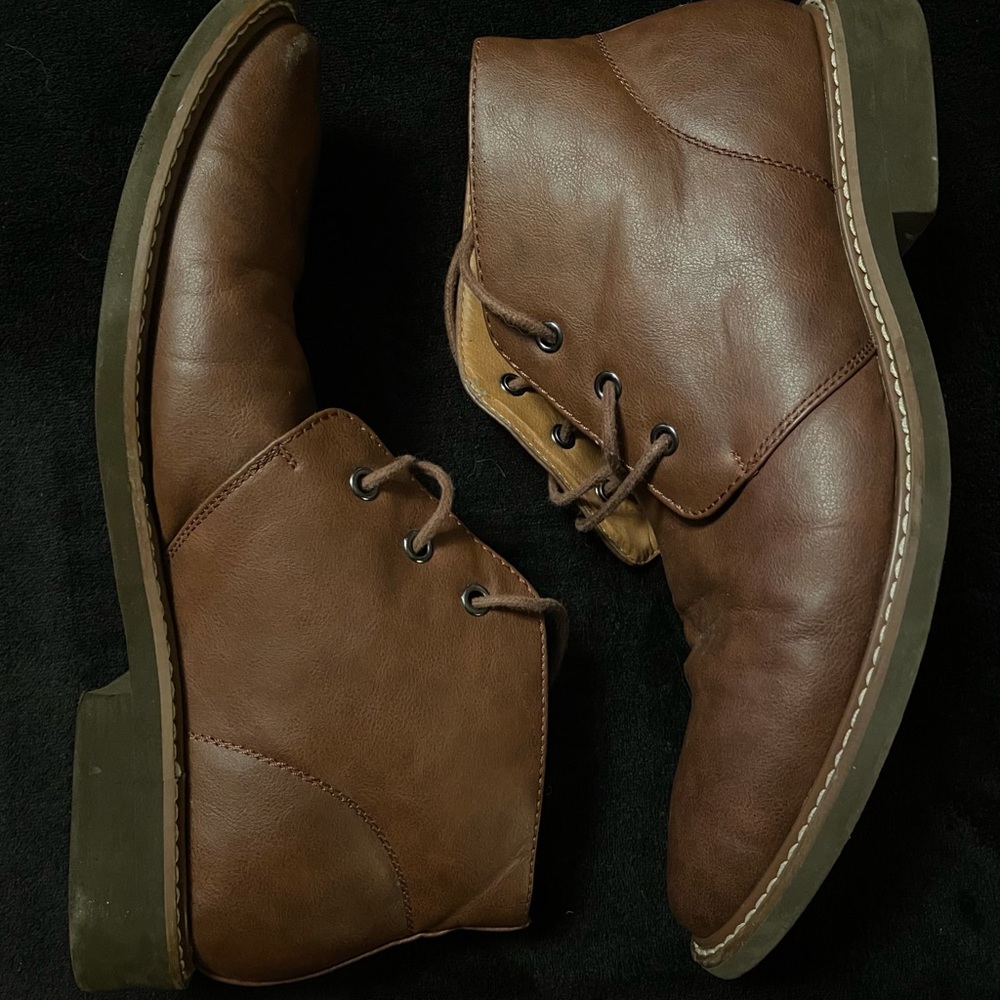 Guess Brown Leather Chukka Boots Men’s Size 9.5